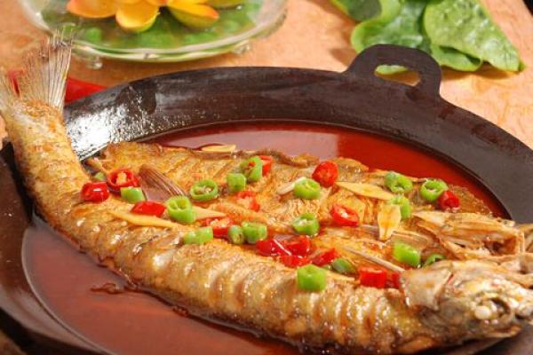 梦见自己吃鱼是什么意思周公解梦 梦见自己吃鱼是什么意思周公解梦