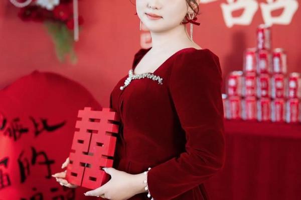 2025年适合订婚的日子(2025年适合订婚的日子有哪些)